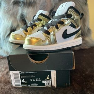 Jordan 1 Mid toddler black and gold shoes 4c